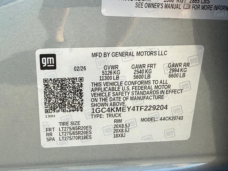 Chevrolet Silverado 2500HD Vehicle Full-screen Gallery Image 17