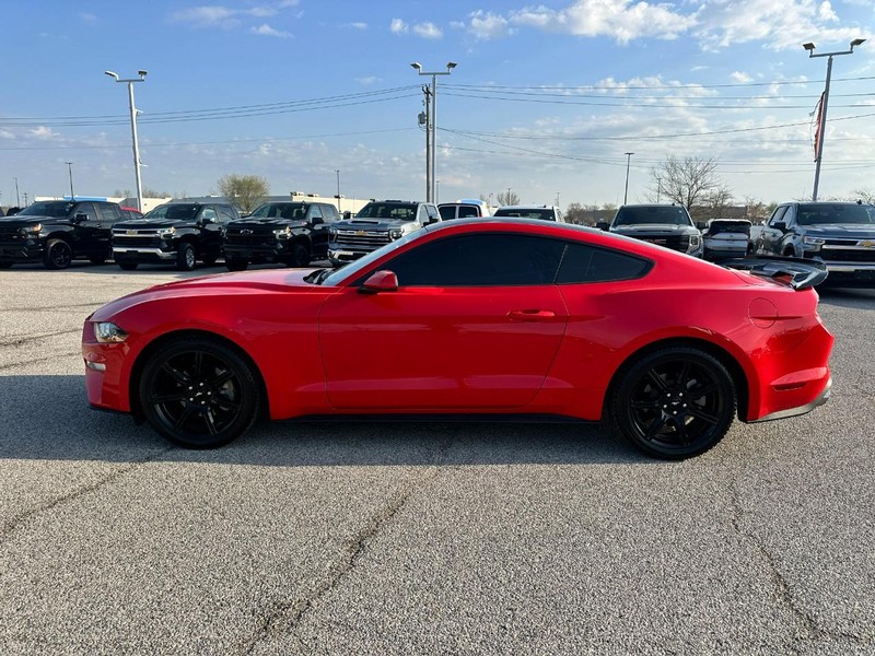 Ford Mustang Vehicle Full-screen Gallery Image 2