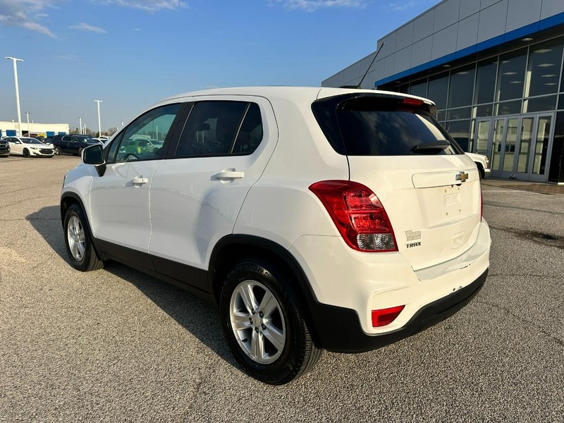 Chevrolet Trax Vehicle Full-screen Gallery Image 3