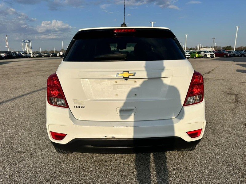 Chevrolet Trax Vehicle Full-screen Gallery Image 4