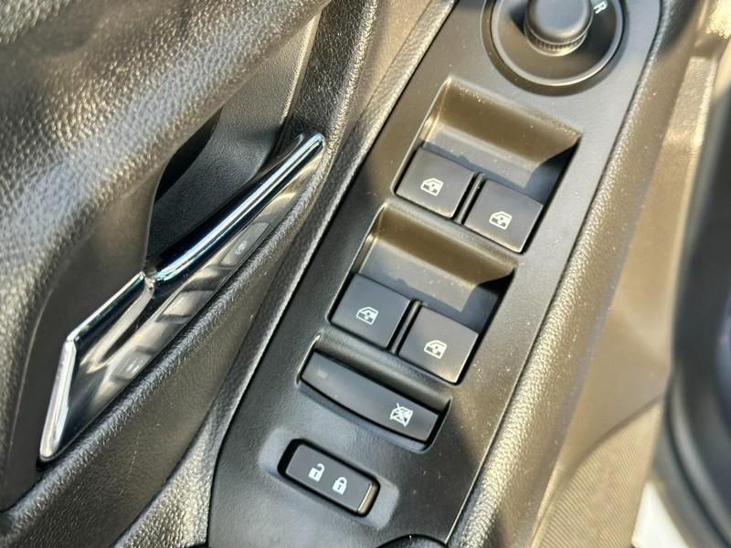 Chevrolet Trax Vehicle Full-screen Gallery Image 16