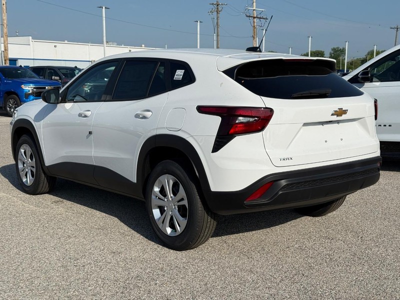 Chevrolet Trax Vehicle Full-screen Gallery Image 3