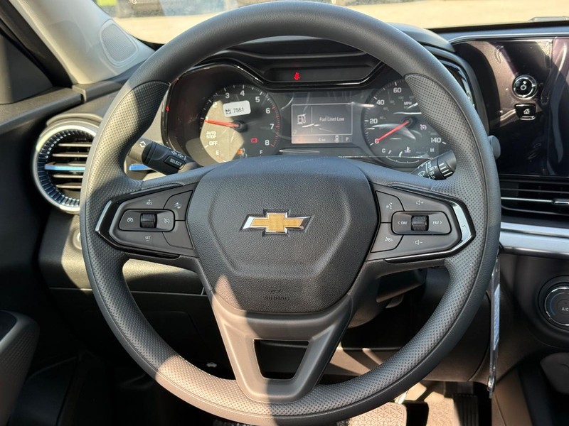 Chevrolet Trax Vehicle Full-screen Gallery Image 7