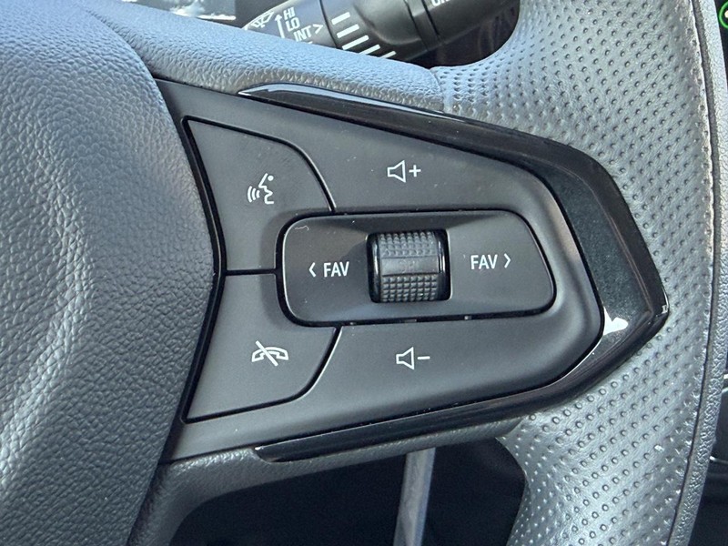 Chevrolet Trax Vehicle Full-screen Gallery Image 9