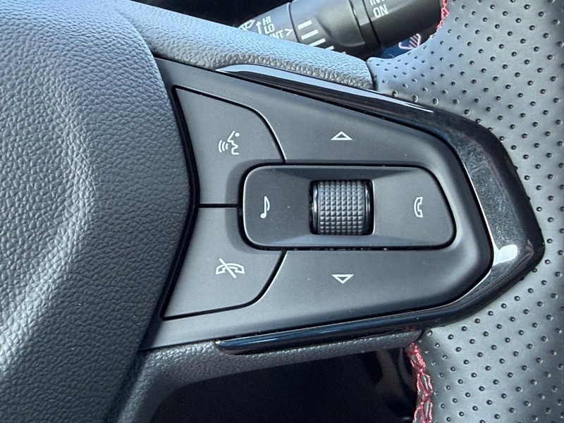 Chevrolet Trax Vehicle Full-screen Gallery Image 9