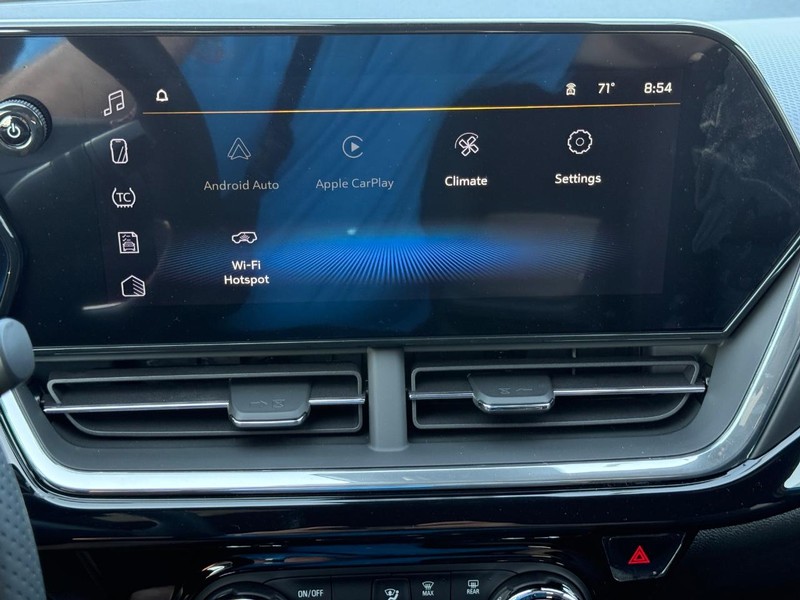 Chevrolet Trax Vehicle Full-screen Gallery Image 11