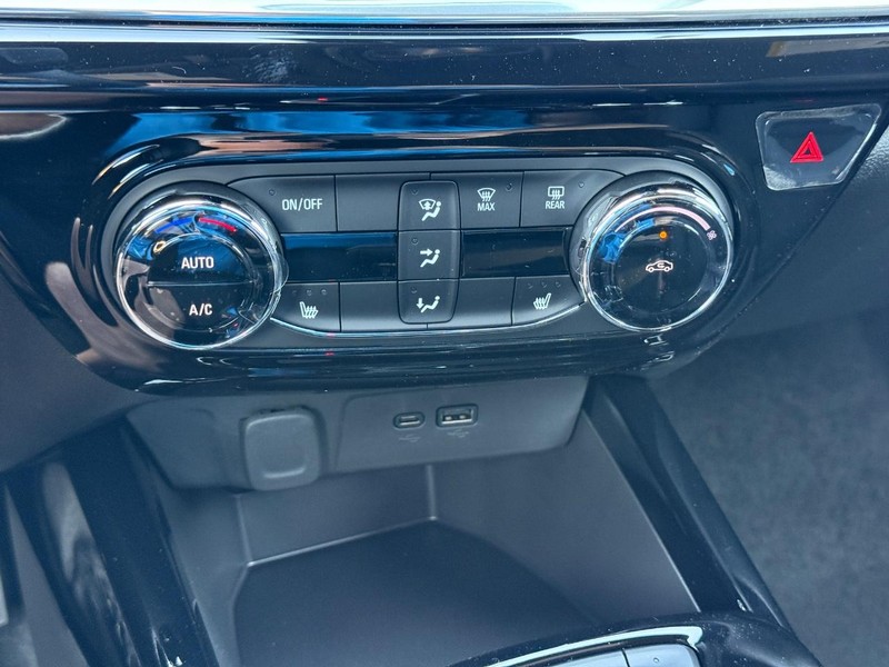 Chevrolet Trax Vehicle Full-screen Gallery Image 13