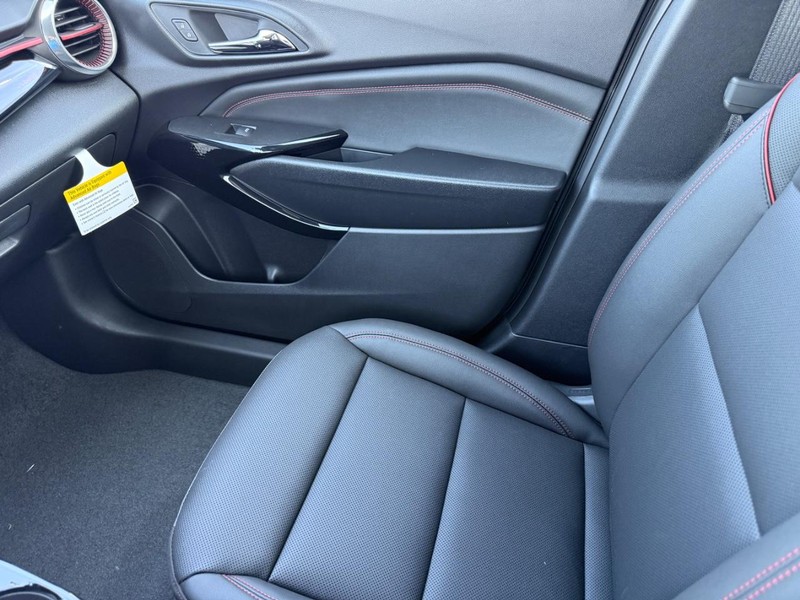 Chevrolet Trax Vehicle Full-screen Gallery Image 15