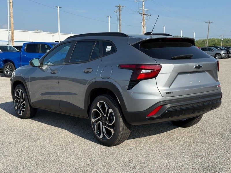 Chevrolet Trax Vehicle Full-screen Gallery Image 3
