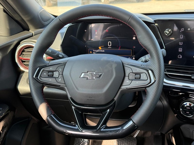 Chevrolet Trax Vehicle Full-screen Gallery Image 8