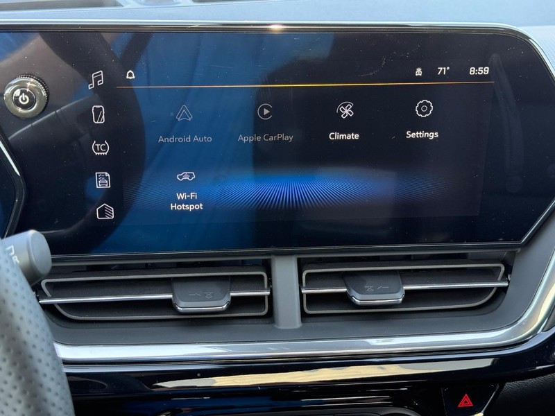 Chevrolet Trax Vehicle Full-screen Gallery Image 12