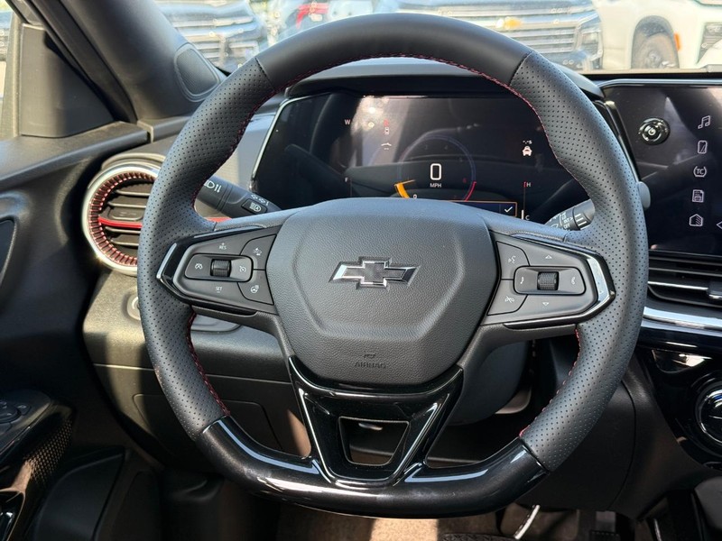 Chevrolet Trax Vehicle Full-screen Gallery Image 8