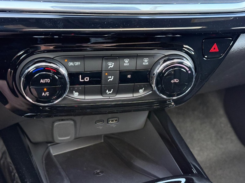 Chevrolet Trax Vehicle Full-screen Gallery Image 14