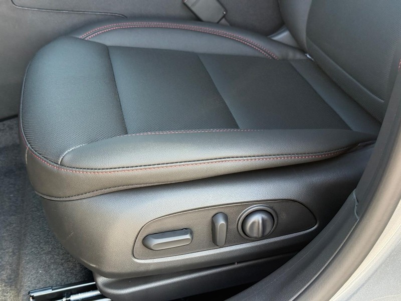 Chevrolet Trax Vehicle Full-screen Gallery Image 18
