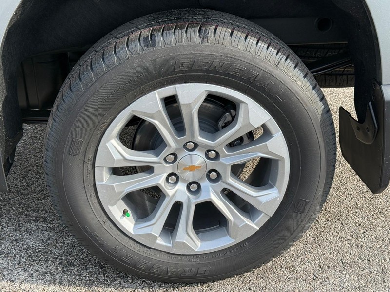Chevrolet Silverado 1500 Vehicle Full-screen Gallery Image 4