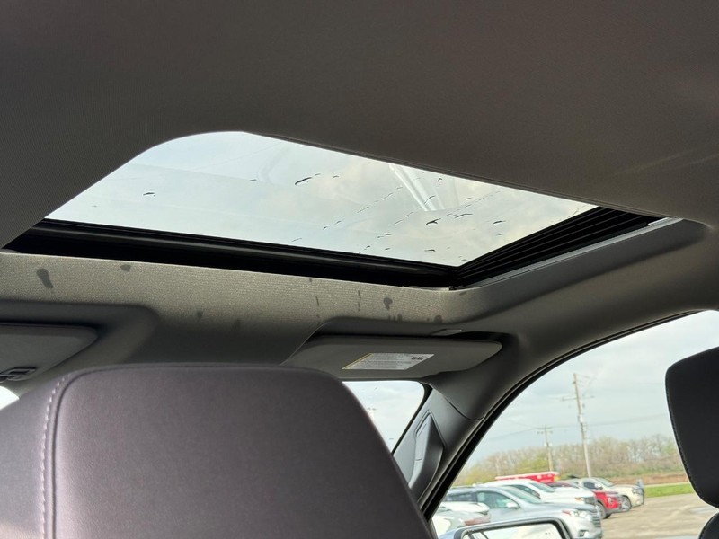 Chevrolet Silverado 1500 Vehicle Full-screen Gallery Image 6