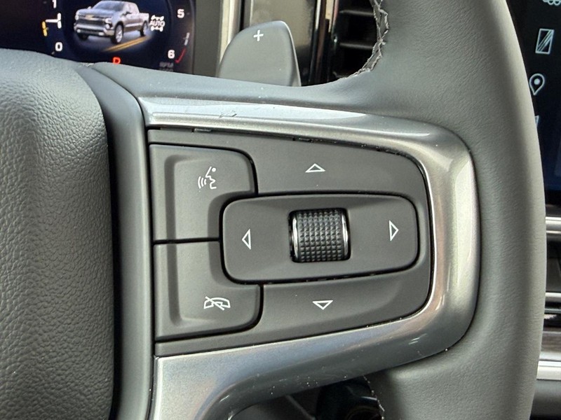 Chevrolet Silverado 1500 Vehicle Full-screen Gallery Image 11