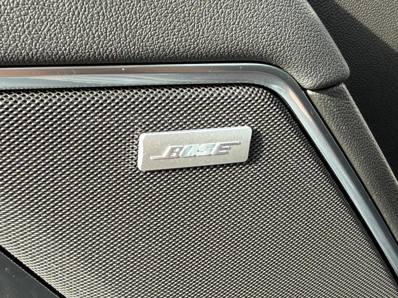 Chevrolet Silverado 1500 Vehicle Full-screen Gallery Image 19
