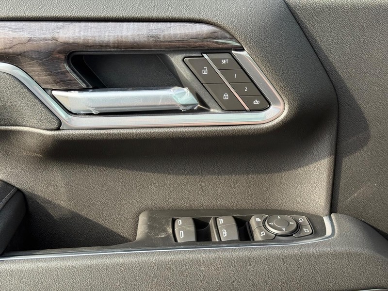 Chevrolet Silverado 1500 Vehicle Full-screen Gallery Image 20