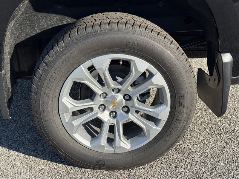 Chevrolet Silverado 1500 Vehicle Full-screen Gallery Image 4