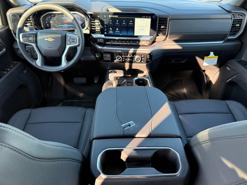 Chevrolet Silverado 1500 Vehicle Full-screen Gallery Image 8