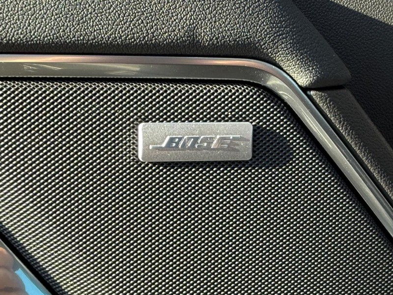 Chevrolet Silverado 1500 Vehicle Full-screen Gallery Image 19