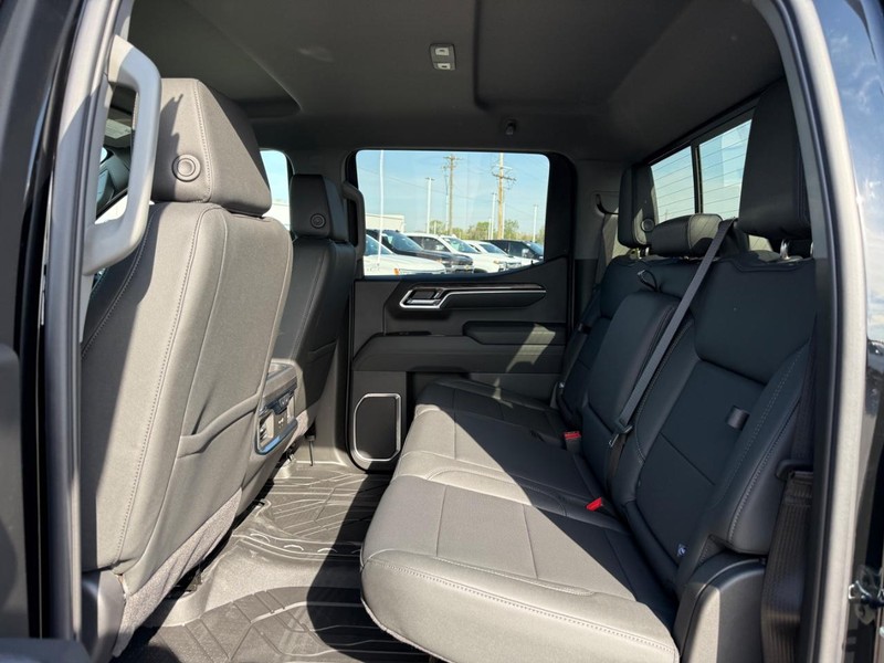 Chevrolet Silverado 1500 Vehicle Full-screen Gallery Image 5