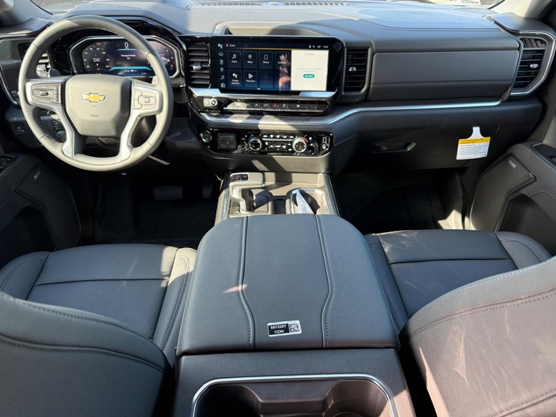 Chevrolet Silverado 1500 Vehicle Full-screen Gallery Image 7