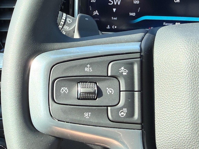 Chevrolet Silverado 1500 Vehicle Full-screen Gallery Image 9