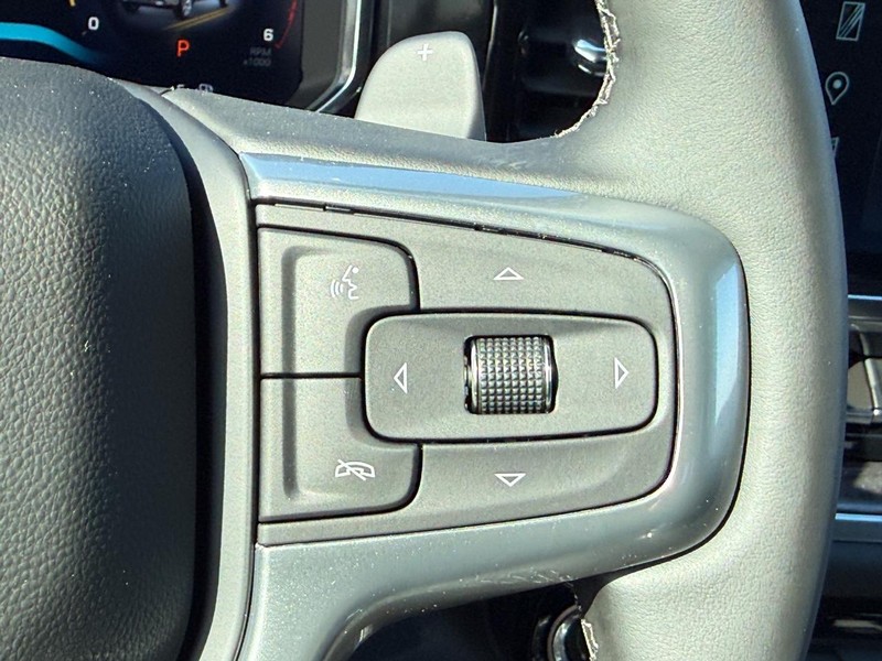 Chevrolet Silverado 1500 Vehicle Full-screen Gallery Image 10