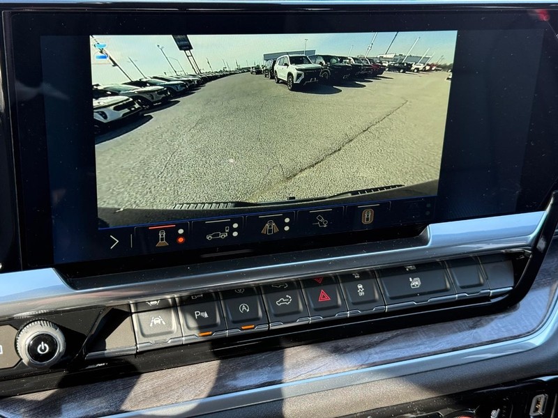 Chevrolet Silverado 1500 Vehicle Full-screen Gallery Image 12