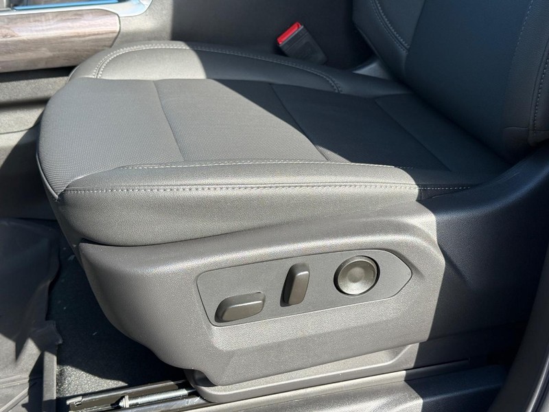 Chevrolet Silverado 1500 Vehicle Full-screen Gallery Image 20