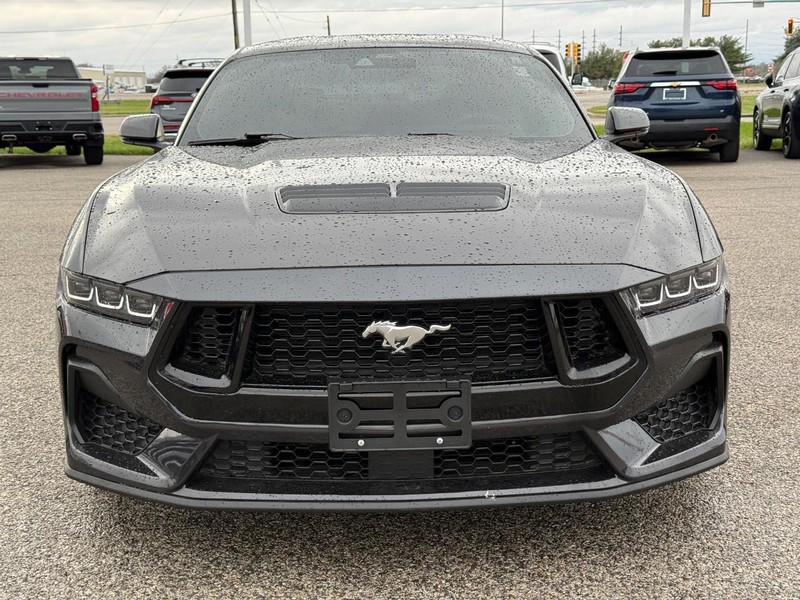Ford Mustang Vehicle Full-screen Gallery Image 10