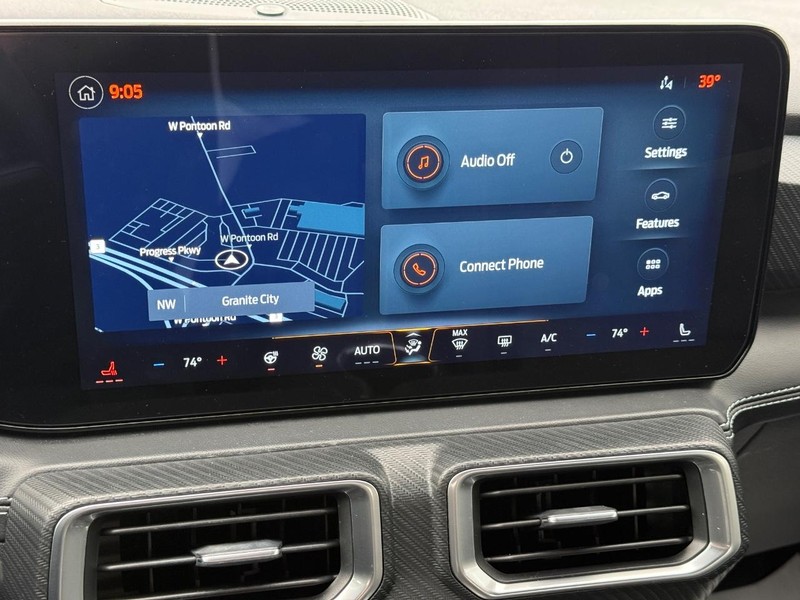 Ford Mustang Vehicle Full-screen Gallery Image 16