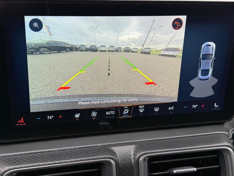 Ford Mustang Vehicle Full-screen Gallery Image 17