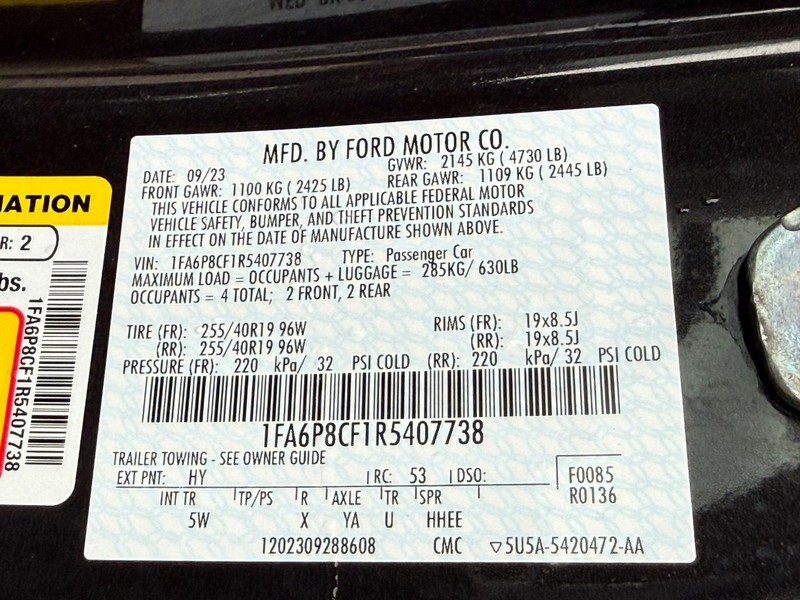 Ford Mustang Vehicle Full-screen Gallery Image 25