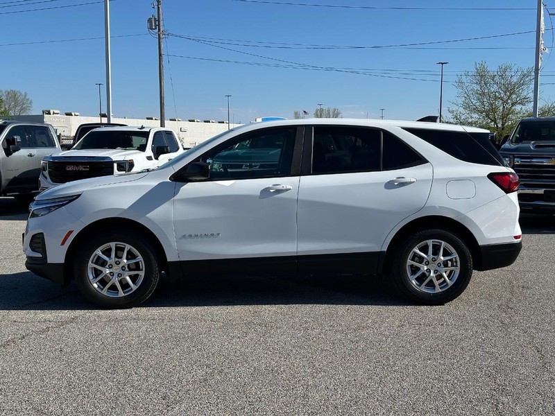 Chevrolet Equinox Vehicle Full-screen Gallery Image 2
