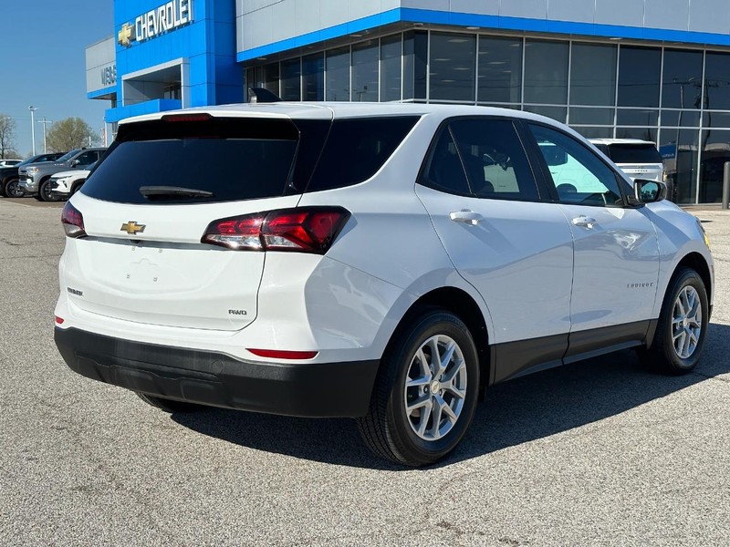 Chevrolet Equinox Vehicle Full-screen Gallery Image 5