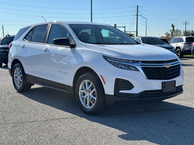Chevrolet Equinox Vehicle Full-screen Gallery Image 8