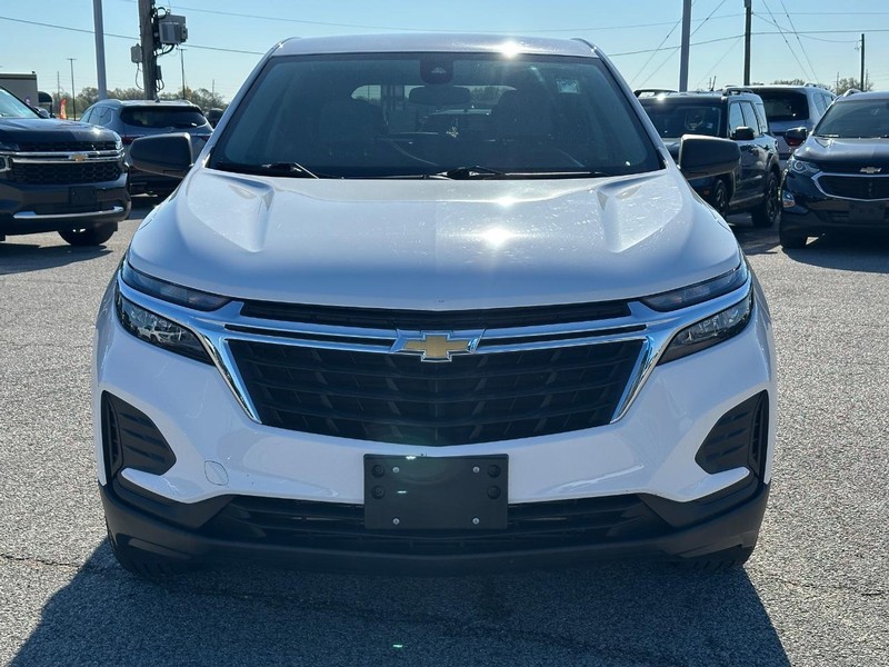 Chevrolet Equinox Vehicle Full-screen Gallery Image 9
