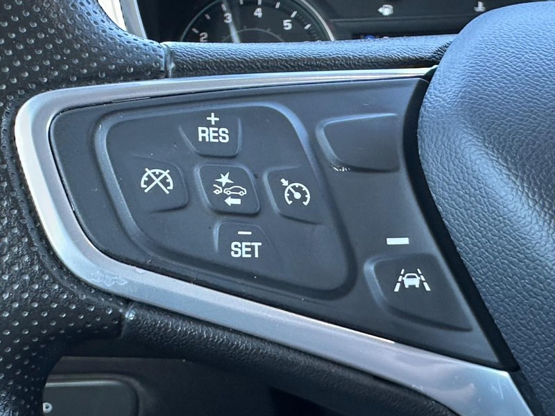 Chevrolet Equinox Vehicle Full-screen Gallery Image 13