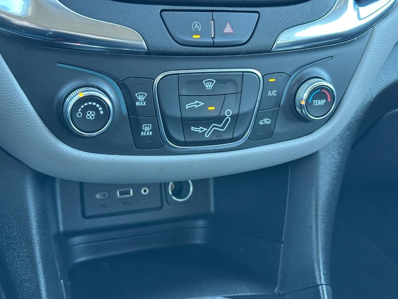 Chevrolet Equinox Vehicle Full-screen Gallery Image 18