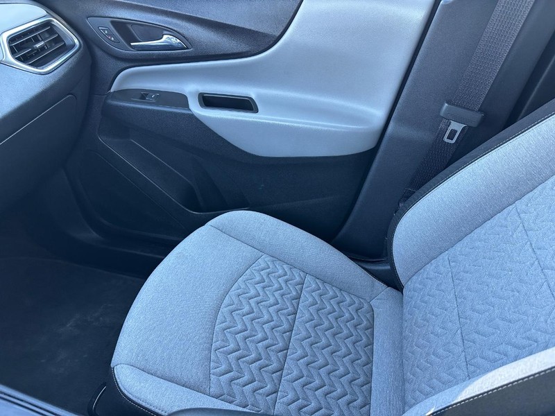 Chevrolet Equinox Vehicle Full-screen Gallery Image 20