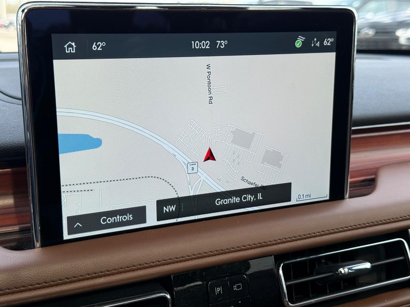Lincoln Aviator Vehicle Full-screen Gallery Image 19