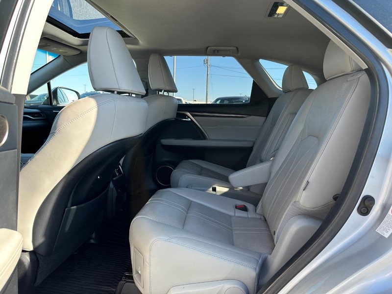 Lexus RX Vehicle Full-screen Gallery Image 11