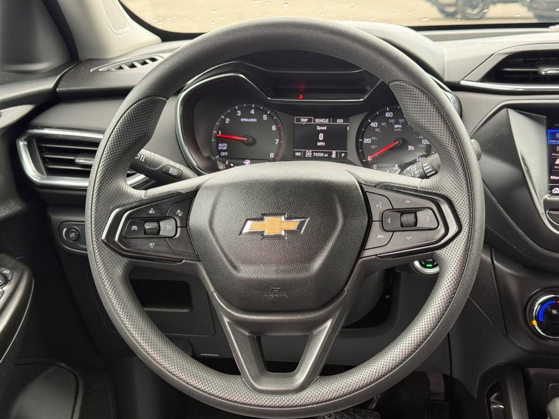 Chevrolet TrailBlazer Vehicle Full-screen Gallery Image 12