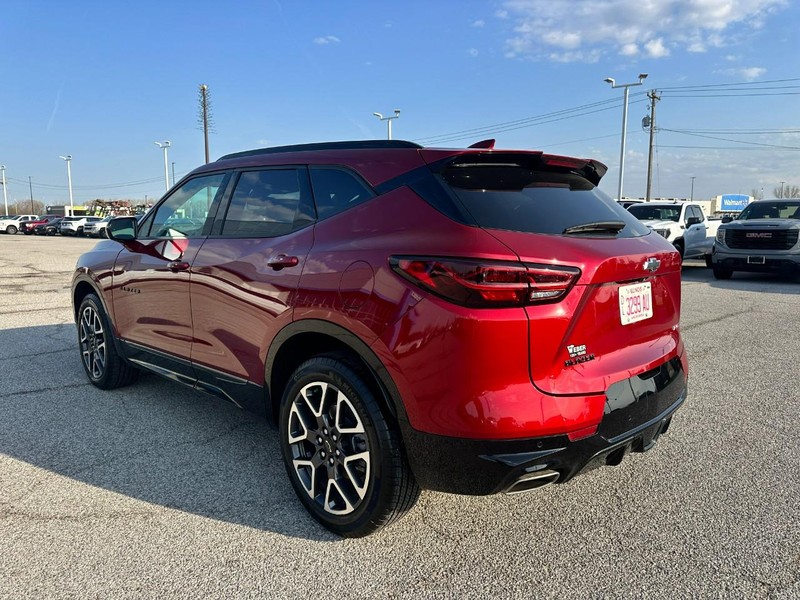 Chevrolet Blazer Vehicle Full-screen Gallery Image 3