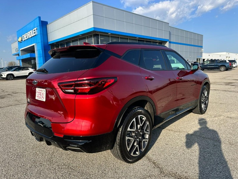 Chevrolet Blazer Vehicle Full-screen Gallery Image 7