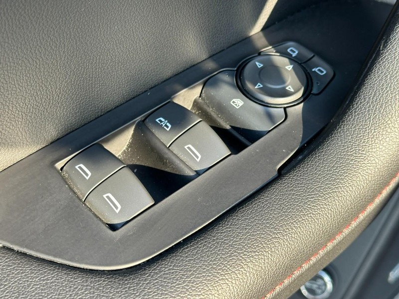 Chevrolet Blazer Vehicle Full-screen Gallery Image 16