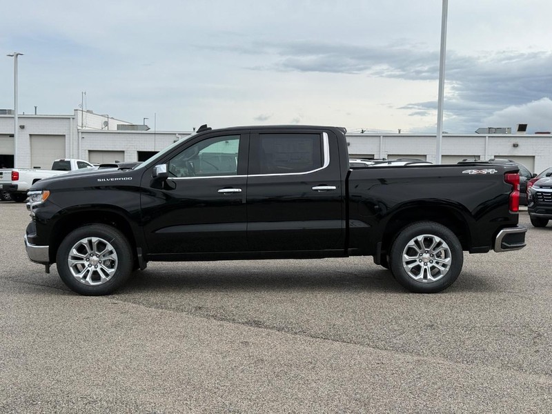 Chevrolet Silverado 1500 Vehicle Full-screen Gallery Image 2